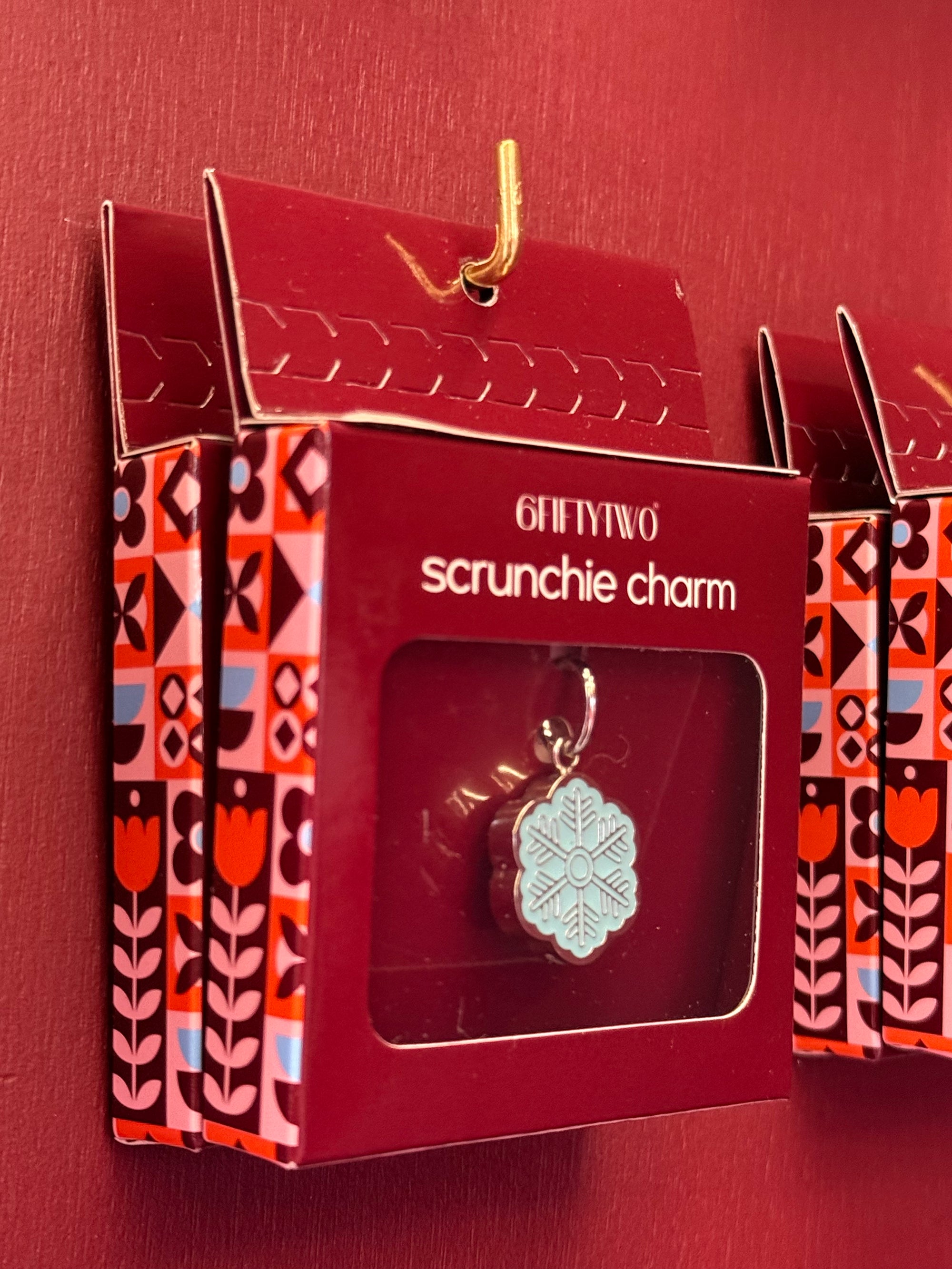 snowflake | scrunchie charm