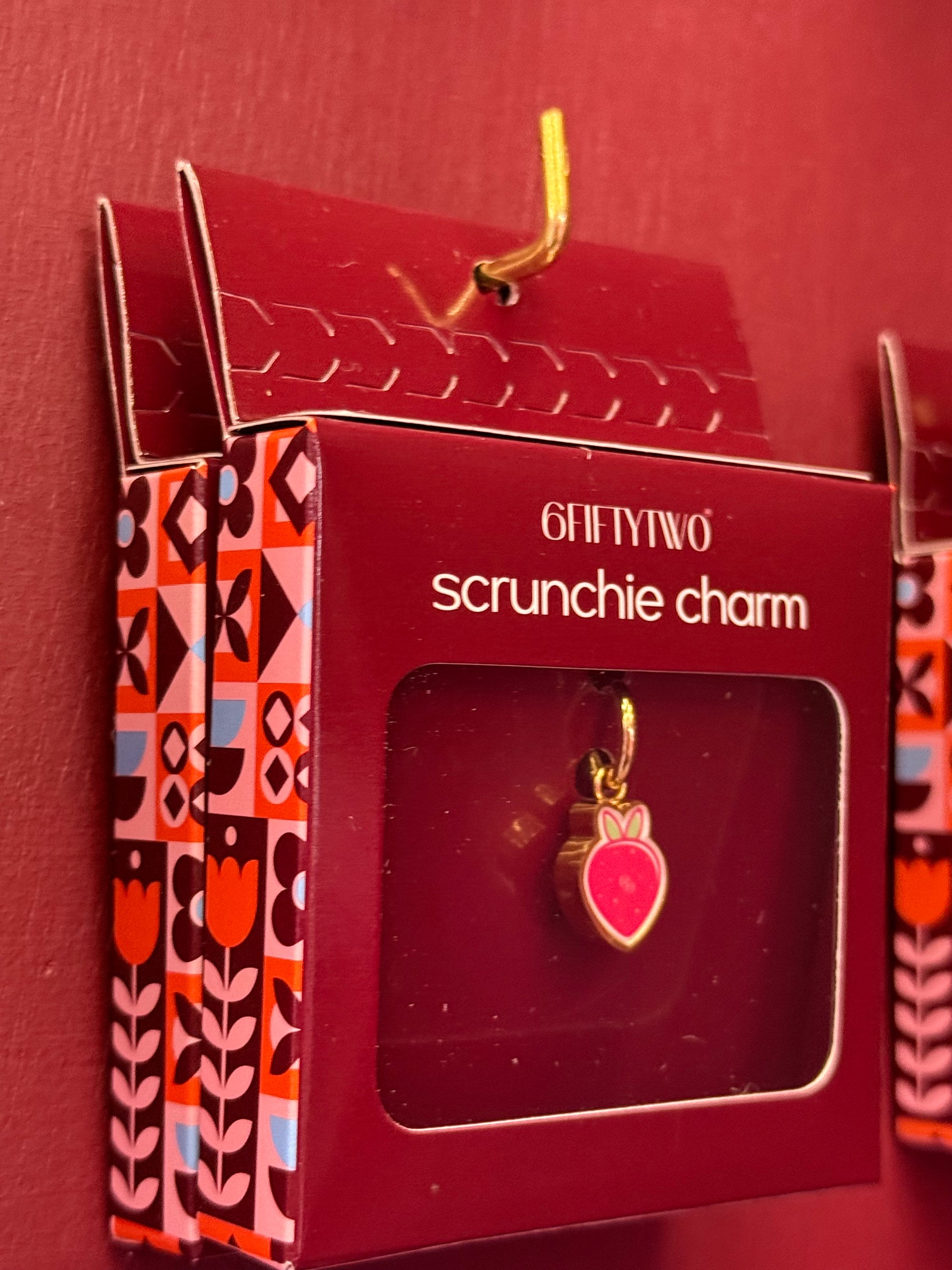 strawberry | scrunchie charm